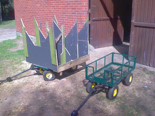 01 Bollerwagen und Sägebock.jpg