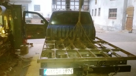 12. Aufbau roh hinten.jpg