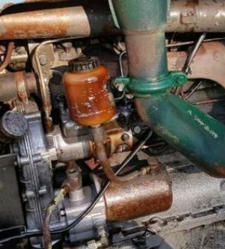 Ausgleichsbehälter Lenkung3.JPG