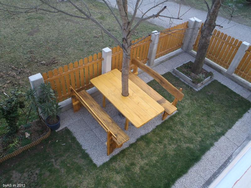 Massivholz_Gartensitzgarnitur_P3230015_2.JPG