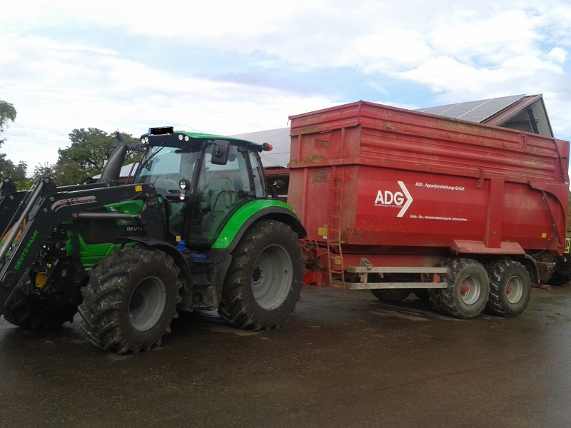 Deutz mit Mulde.jpg