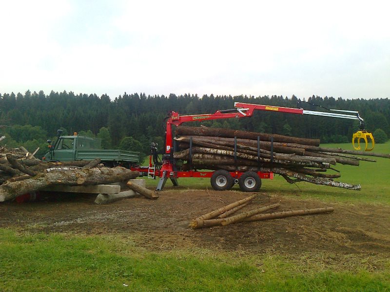 Unimog und Anhänger.jpg