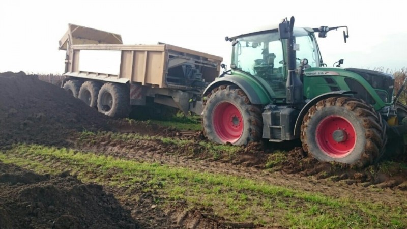 Fendt mit Fliegl.jpg