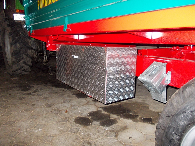 Kipper Motorsägenkiste 015.jpg