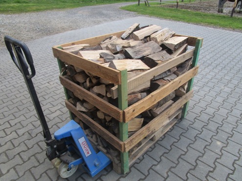 Brennholzkiste.JPG