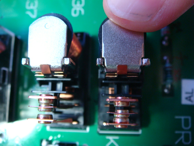 Detail Draufsicht Relais K44 mit Kontakten.JPG