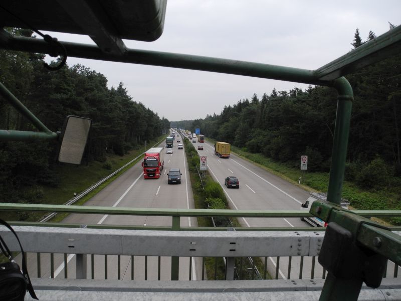 Mit 80 über die Autobahn.JPG