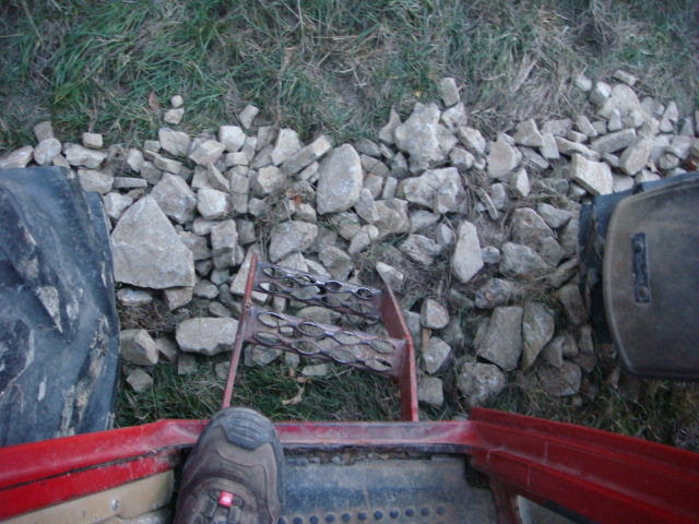 Verdichten von Lesesteinen.JPG