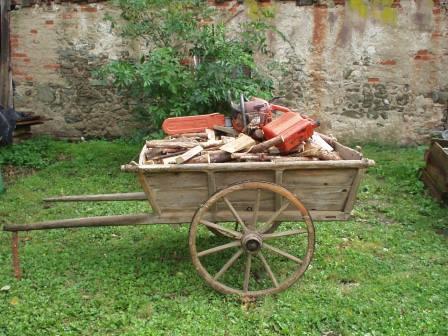 0910_Holzkarren_Adi_compressed.jpg