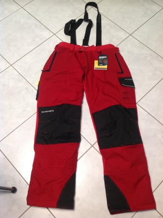 Schnittschutzhose.jpg