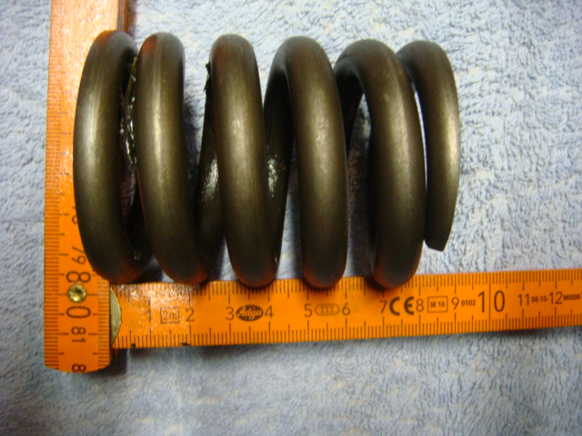 Feder für Auflaufeinrichtung.JPG