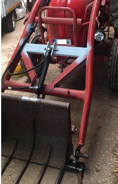 Frontlader Porsche.JPG