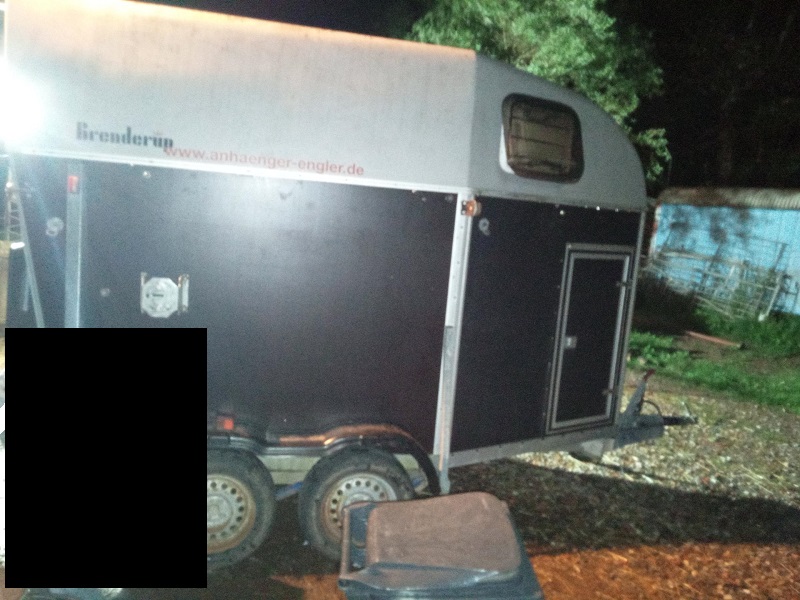 rechte Seite aussen.jpg