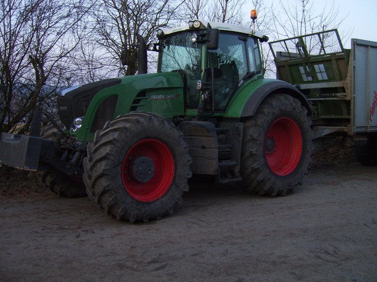 936 Vario mit Hackguthänger.JPG