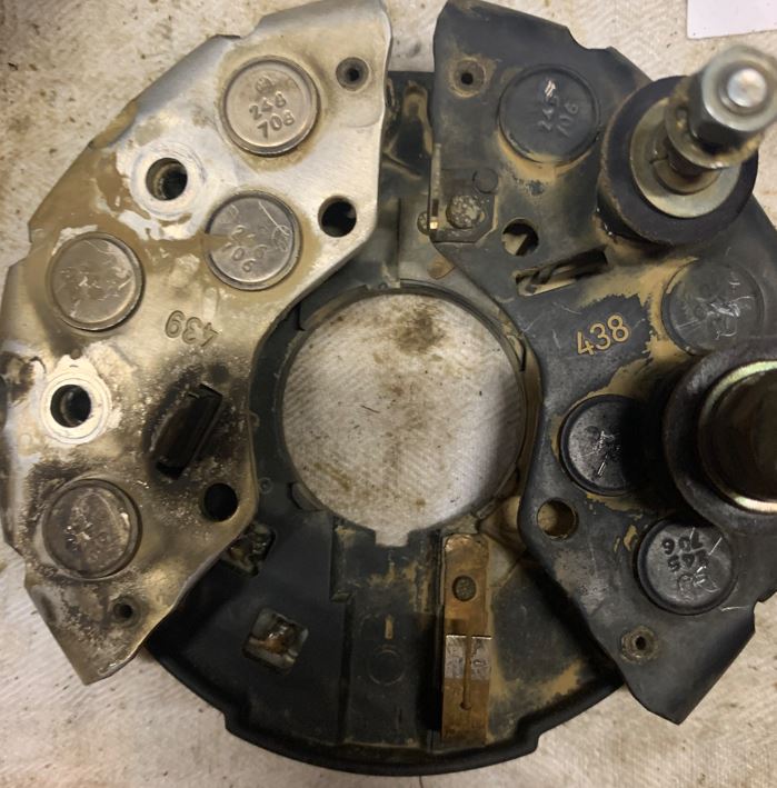 Diodenplatte Bosch Lichtmaschine Rückseite.JPG