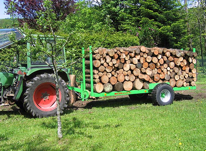 Engel Rückewagen beladen.jpg