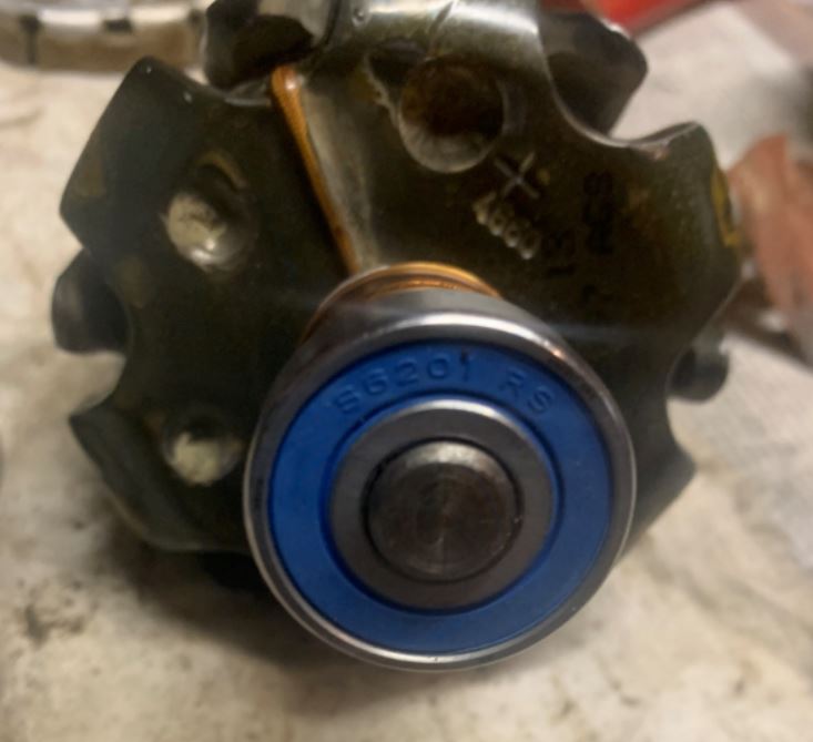 Bosch Lichtmaschine Neues Gehäuselager  6201 2RS1.JPG