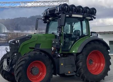 Fendt Wasserstoff Traktor.JPG