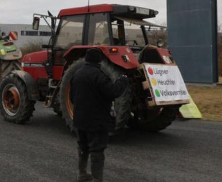 Protestplakat MAN.JPG