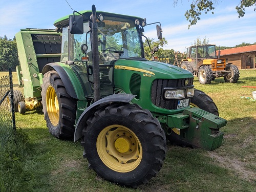 Deere 5100R_1.jpg