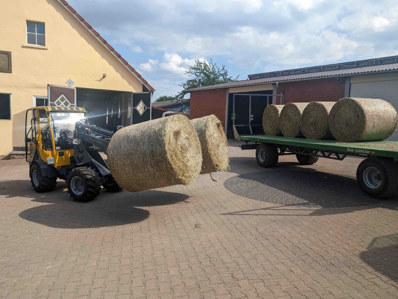 Eurotrac W12-1 (800x602).jpg