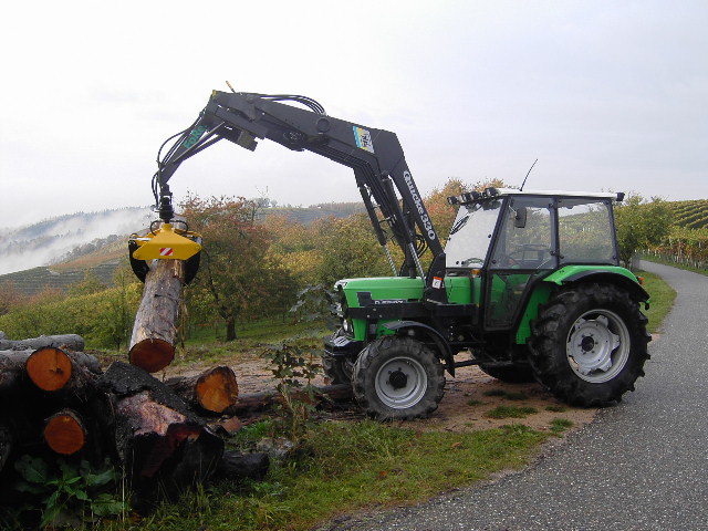 Erster Einsatz Holzgreifer 22.10.09 002.jpg
