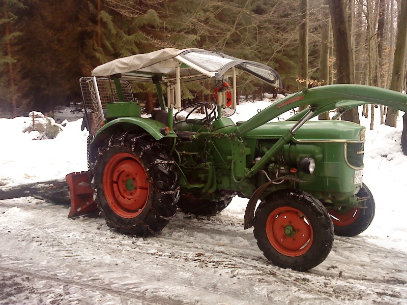 Arbeitstier mit 4 Tonnen Oehlerwinde.jpg