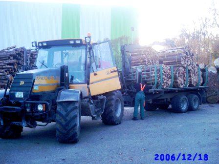 JCB und Hänger,k3.JPG