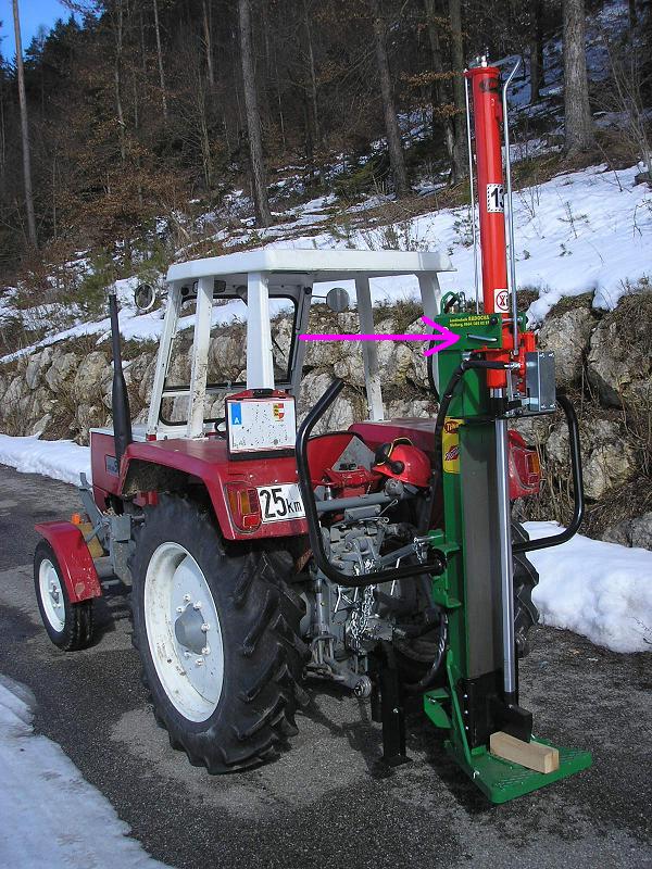 P2220018_2 Falkes Thor-Spalter.JPG