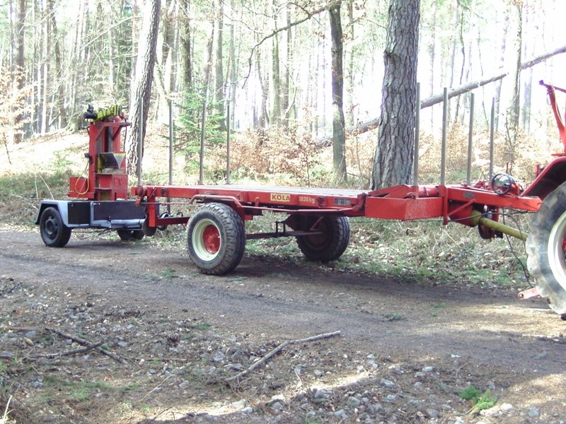 Trailer hinter Köla.JPG