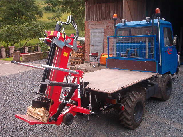 Multicar Holzspalter 005.jpg