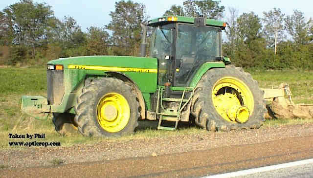 Deere_lost_wheel.jpg