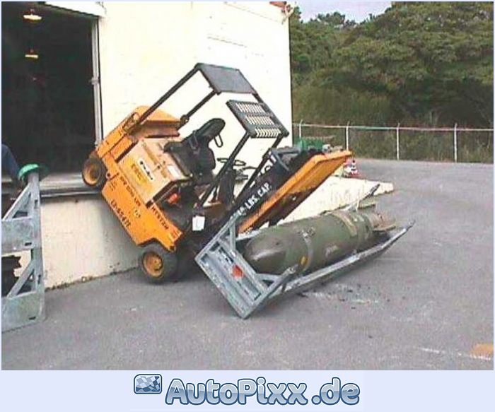 gefaehrlicher-gabelstapler.jpg
