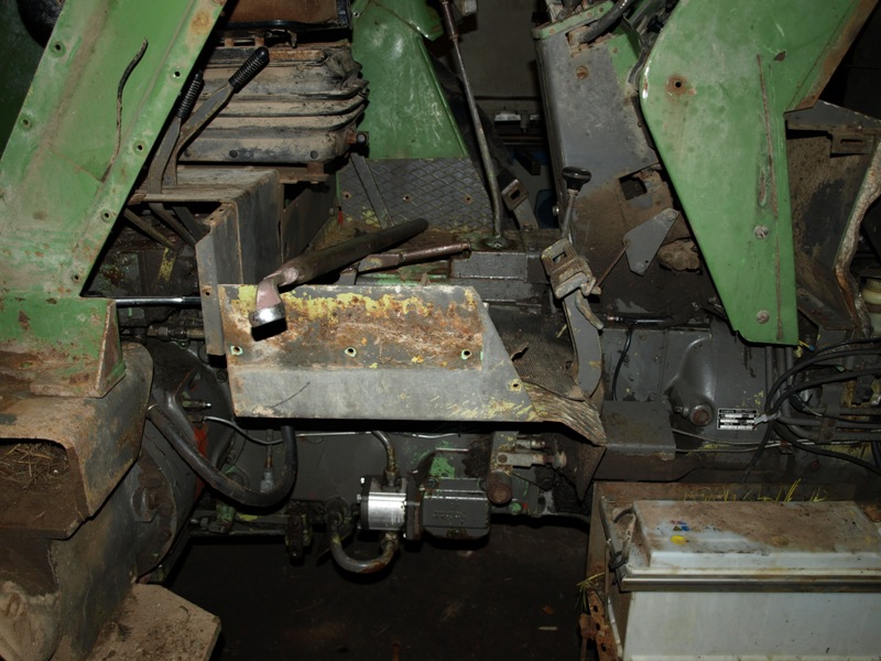 Detailbild_rechts_ohne Kotflügel.JPG