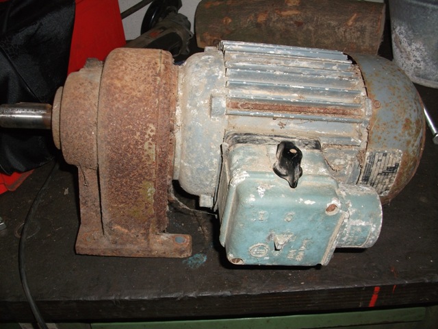 Antriebsmotor 1.JPG