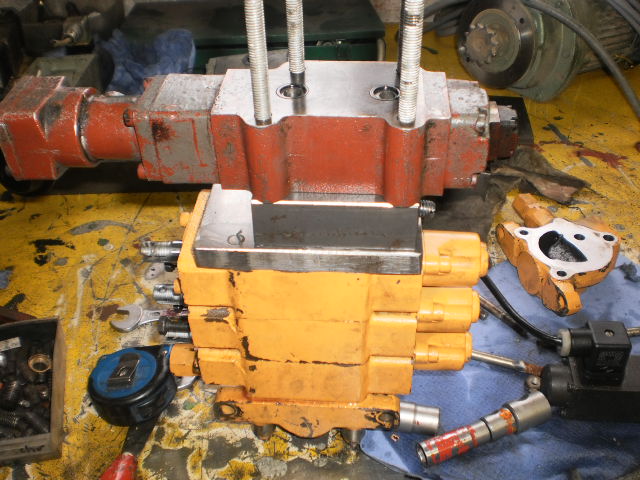 Hydraulik steuerung Blockbandsäge 013.jpg