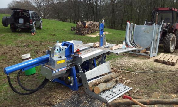 Spalter und Sägekorb.JPG