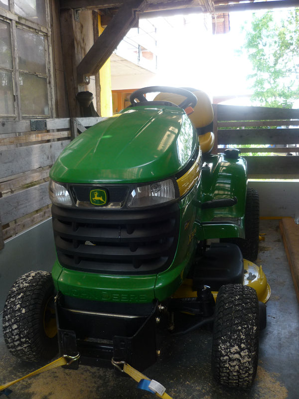 John Deere x304 1.jpg