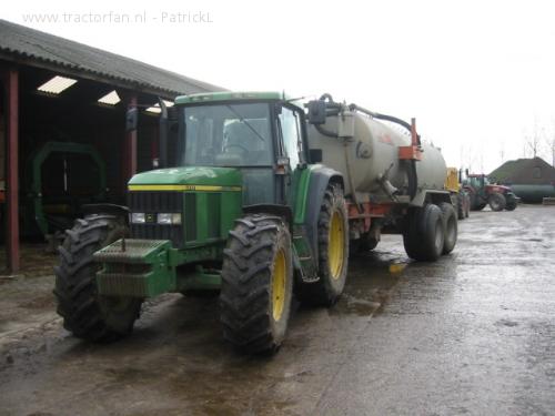 6810 beim güllefahren.jpg