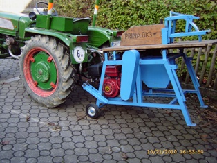 Holder mit Säge.jpg