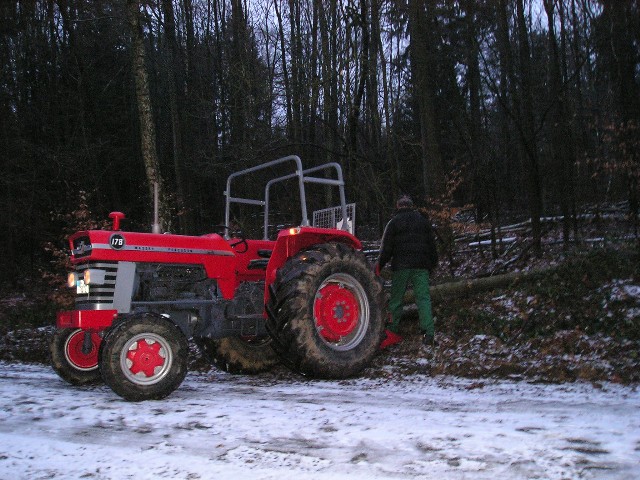 071227-Holzmachen2Große Webansicht.jpg