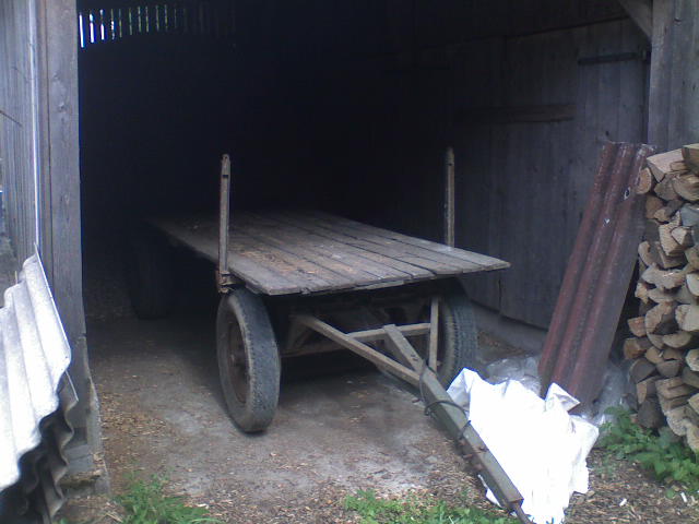 Holzwagen.JPG