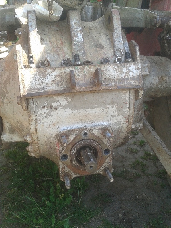 Zapfwellenschutz abmontiert.jpg