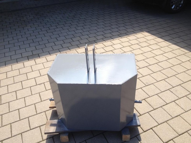 Heckgewicht und Frontladersch 006.JPG