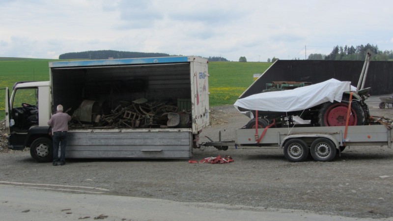 225er mit 7,5 tonner abholung.jpg