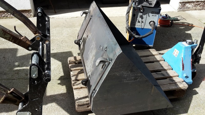 Frontladerschaufel klein.jpg