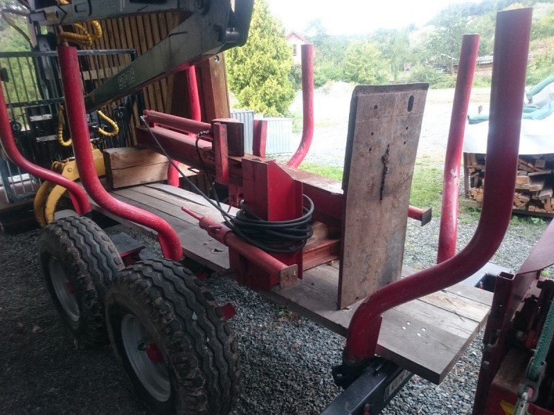 provisorischer Holzboden..JPG