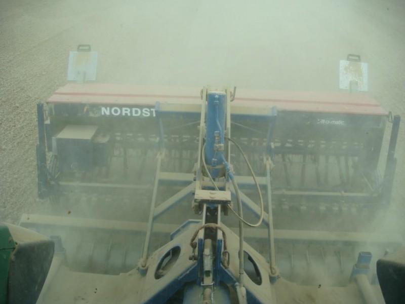 Nachsaat von Raps im Staubwind am 21.09.2018.JPG