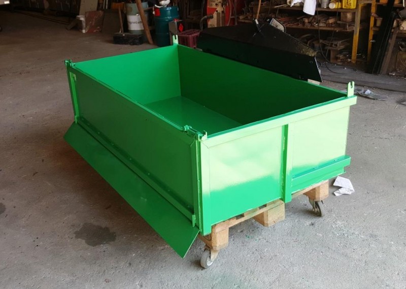 12, Heckmulde Lackiert seite Komp.jpg