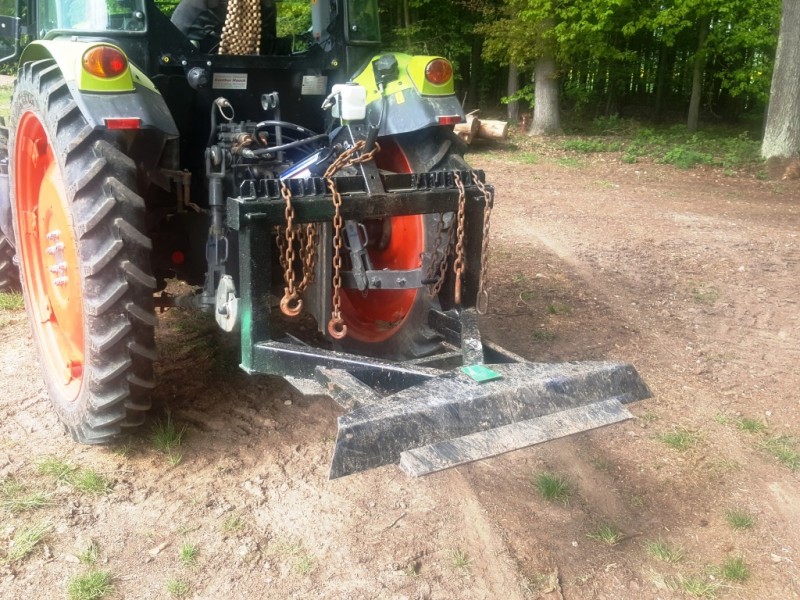 17, Poltergestell Wald Kompr.jpg